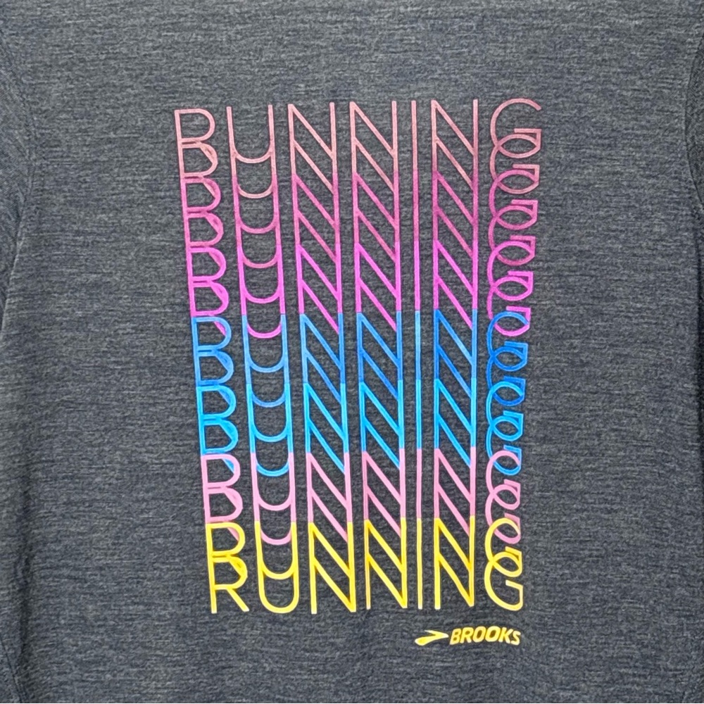 Brooks Running Distance Graphic TShirt Size XS NEW Short Sleeves Heather Navy - Picture 5 of 11
